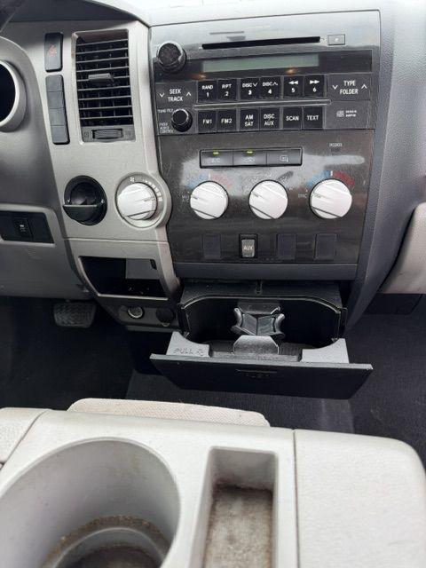 Toyota Tundra Tundra-Grade 4.0L Long Bed 2WD 2013