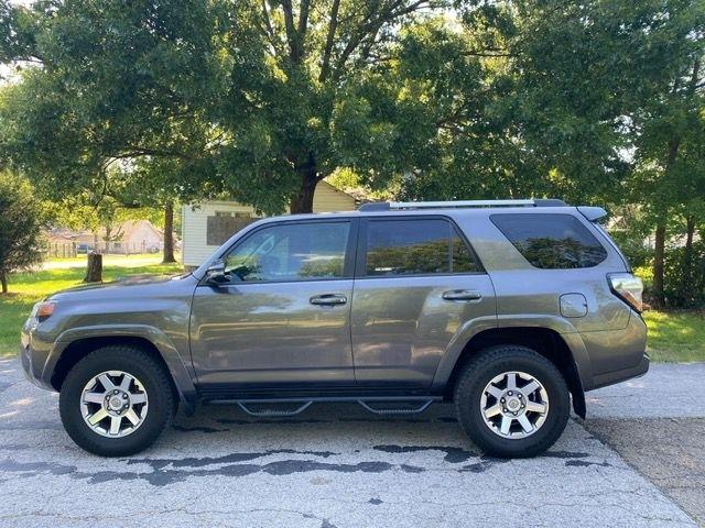 Toyota 4Runner SR5 4WD 2015
