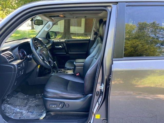 Toyota 4Runner SR5 4WD 2015