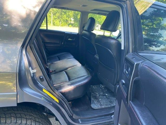 Toyota 4Runner SR5 4WD 2015