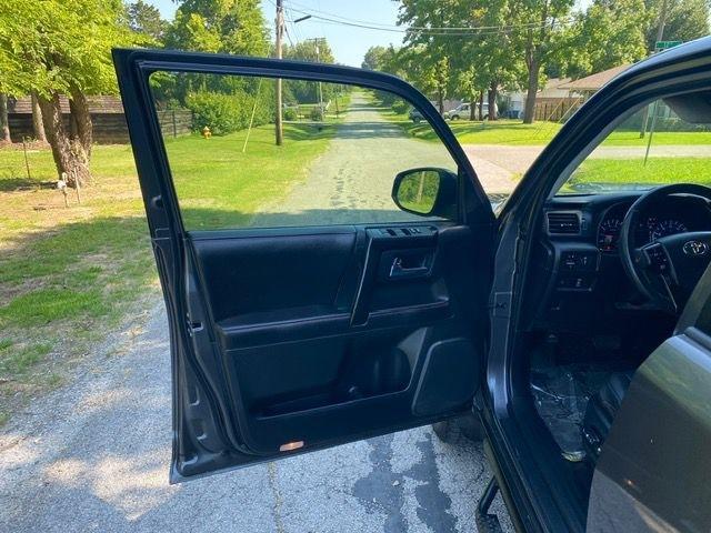 Toyota 4Runner SR5 4WD 2015