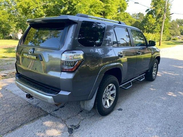Toyota 4Runner SR5 4WD 2015