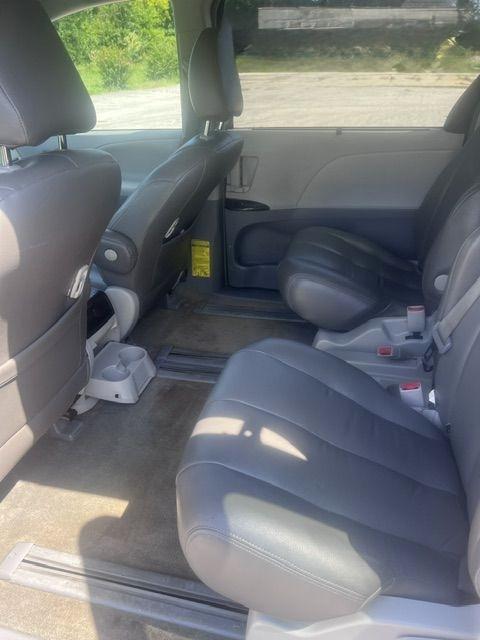 Toyota Sienna LE FWD 8-Passenger V6 2013
