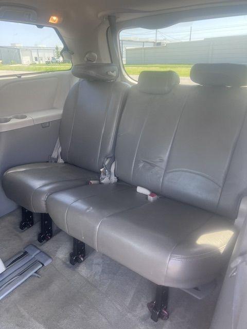 Toyota Sienna LE FWD 8-Passenger V6 2013