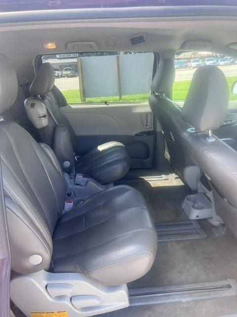 Toyota Sienna LE FWD 8-Passenger V6 2013