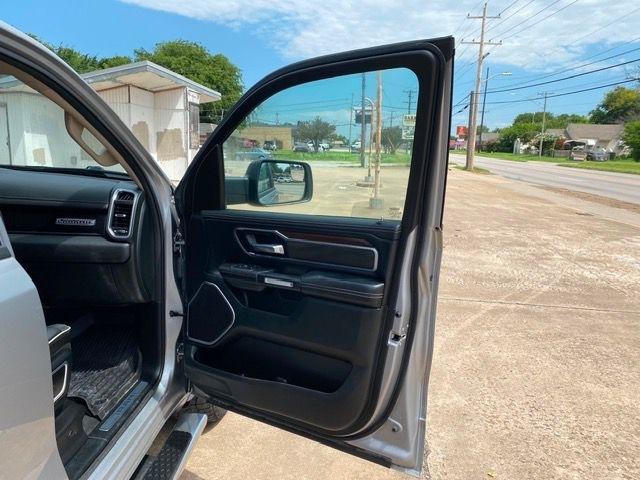 RAM 1500 Laramie Crew Cab SWB 4WD 2021