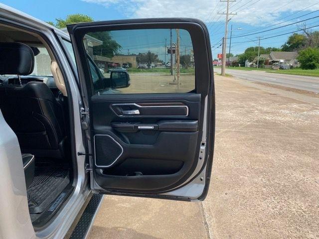 RAM 1500 Laramie Crew Cab SWB 4WD 2021