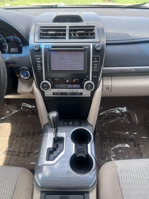 Toyota Camry Hybrid LE 2012