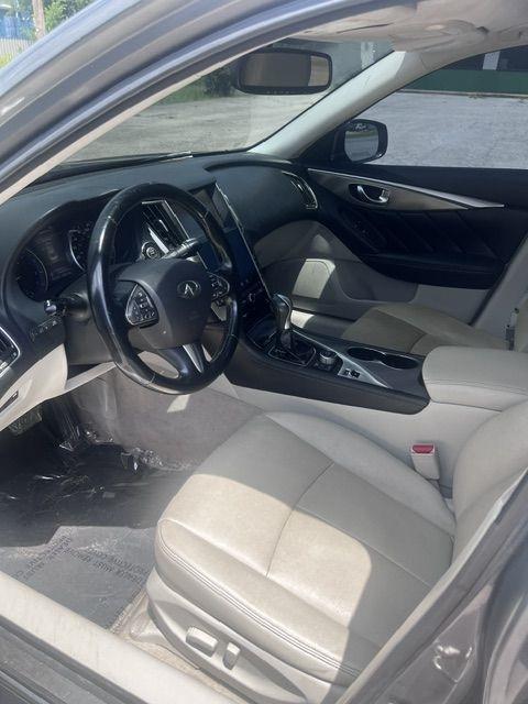 Infiniti Q50 Premium 2014