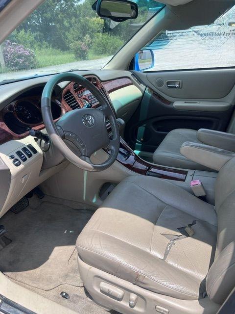 Toyota Highlander V6 2WD with 3rd-Row Seat 2006