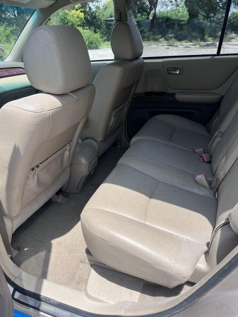 Toyota Highlander V6 2WD with 3rd-Row Seat 2006
