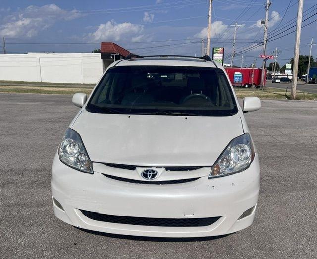Toyota Sienna XLE FWD 2008