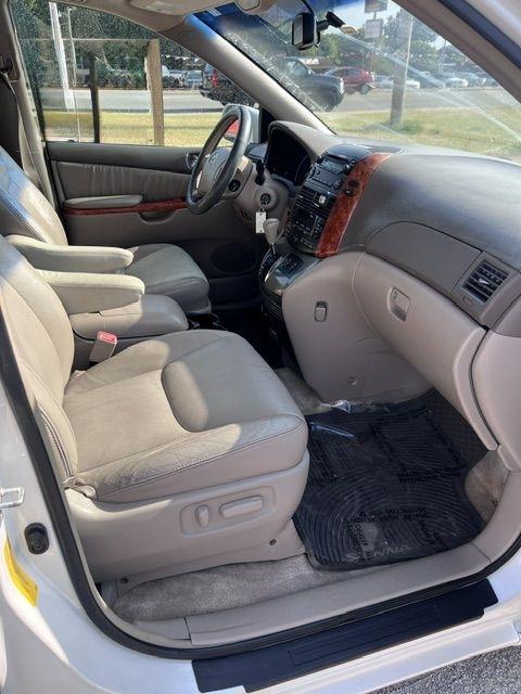 Toyota Sienna XLE FWD 2008