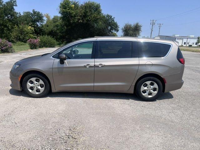 Chrysler Pacifica LX 2017