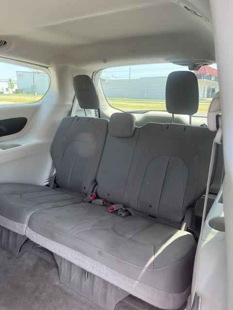 Chrysler Pacifica LX 2017