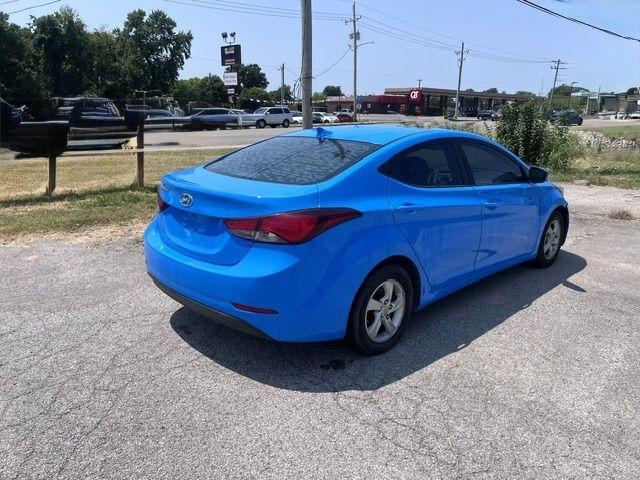 Hyundai Elantra SE 6AT 2015