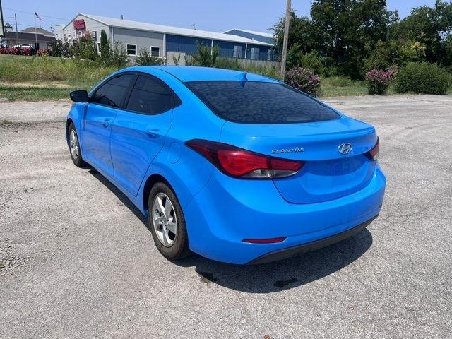 Hyundai Elantra SE 6AT 2015