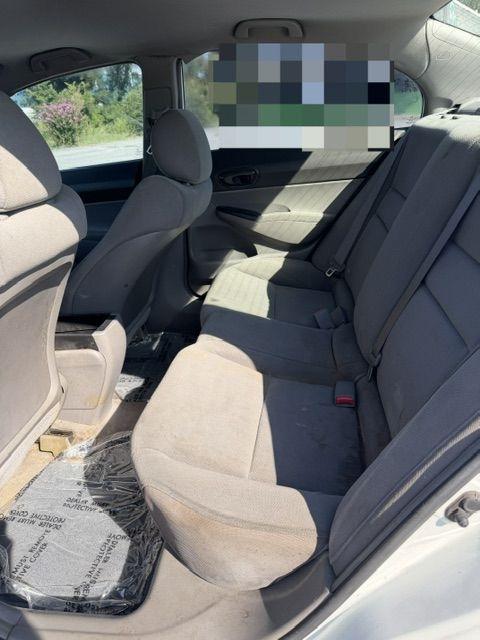 Honda Civic DX-VP Sedan 5-Speed AT 2011