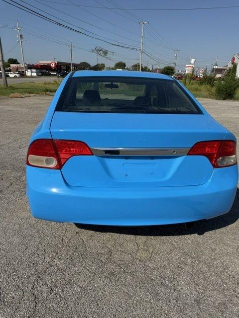 Honda Civic DX-VP Sedan 5-Speed AT 2011