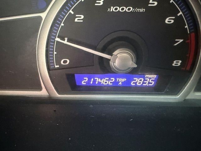 Honda Civic DX-VP Sedan 5-Speed AT 2011