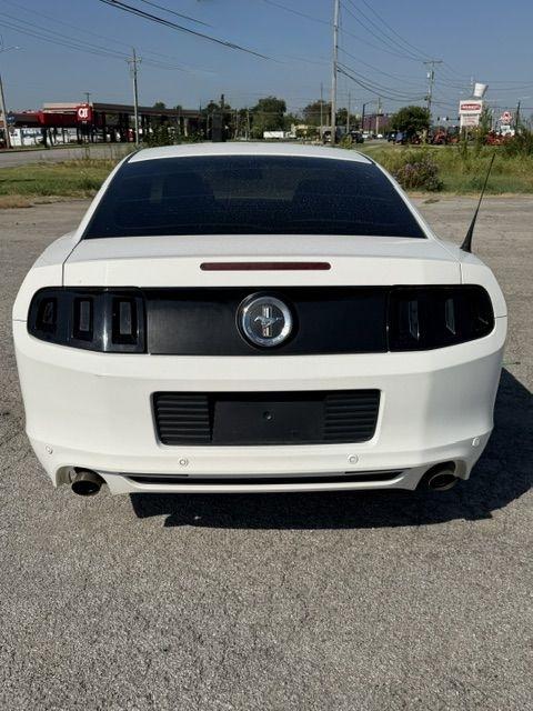 Ford Mustang V6 Coupe 2013