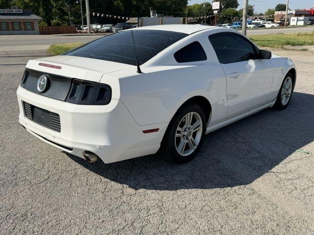 Ford Mustang V6 Coupe 2013