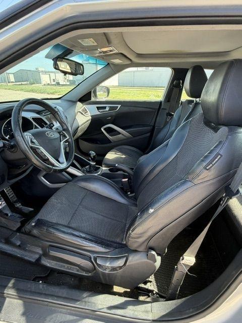 Hyundai Veloster Base 2013