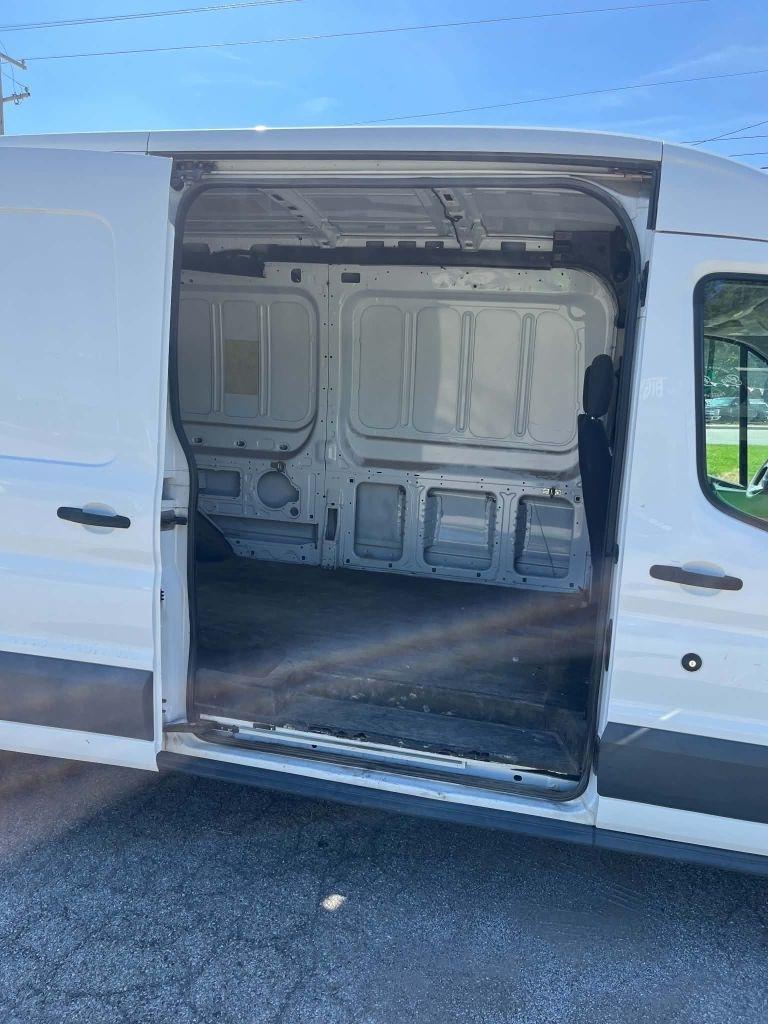 Ford Transit 250 Van Med. Roof w/Sliding Pass. 148-in. WB 2018