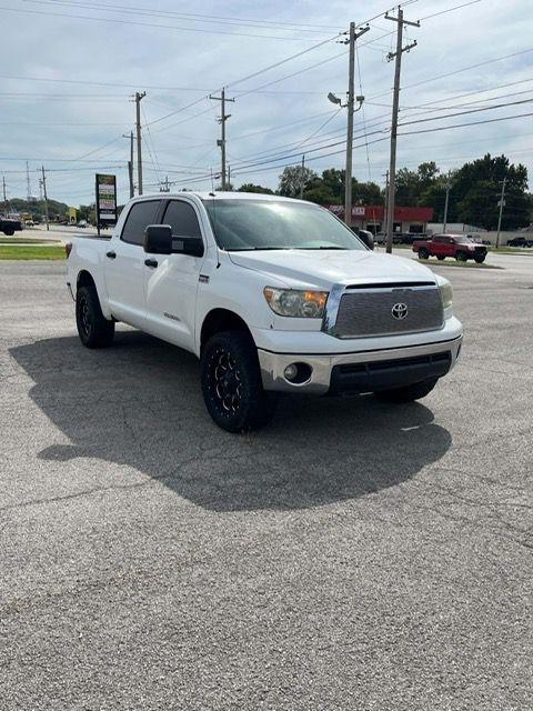 Toyota Tundra Tundra-Grade CrewMax 5.7L FFV 4WD 2013