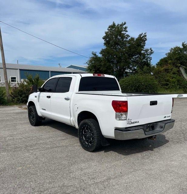 Toyota Tundra Tundra-Grade CrewMax 5.7L FFV 4WD 2013