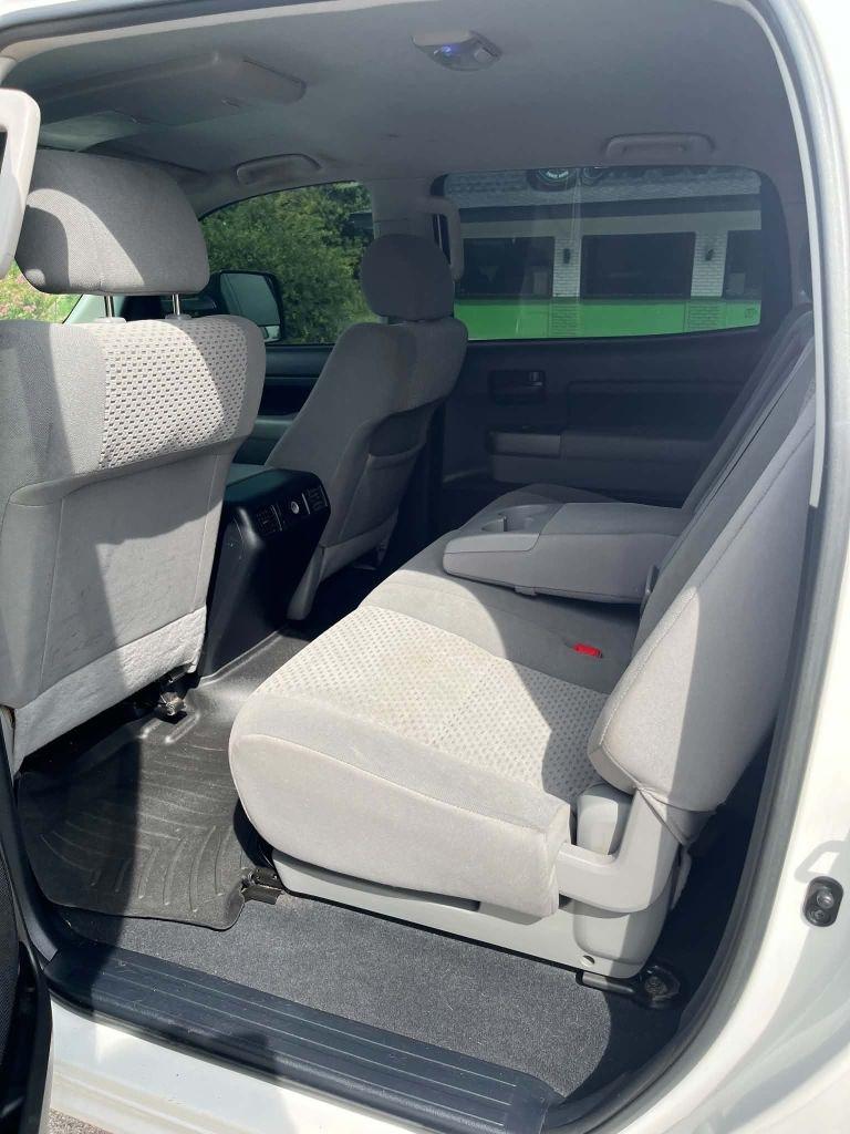 Toyota Tundra Tundra-Grade CrewMax 5.7L FFV 4WD 2013