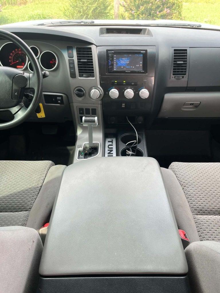 Toyota Tundra Tundra-Grade CrewMax 5.7L FFV 4WD 2013