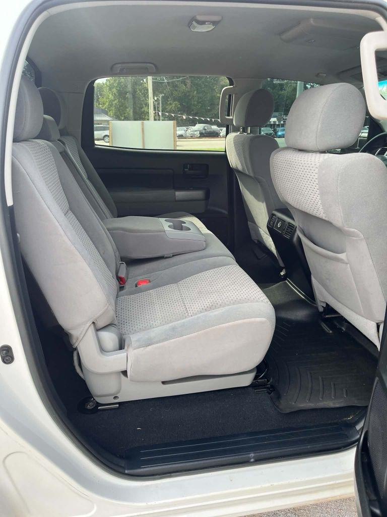 Toyota Tundra Tundra-Grade CrewMax 5.7L FFV 4WD 2013
