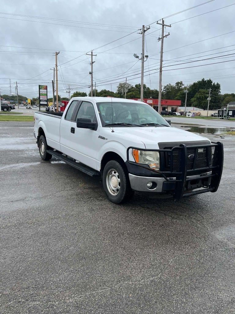 Ford F-150 XL SuperCab 8-ft. Bed 4WD 2014