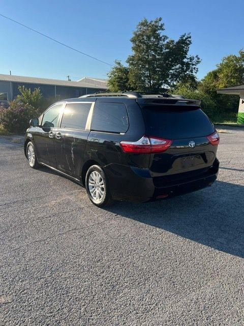 Toyota Sienna XLE FWD 8-Passenger V6 2016