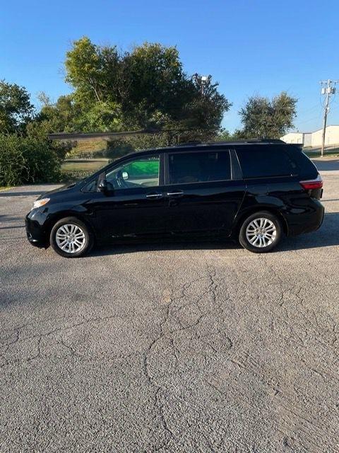 Toyota Sienna XLE FWD 8-Passenger V6 2016