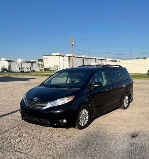 Toyota Sienna XLE FWD 8-Passenger V6 2016