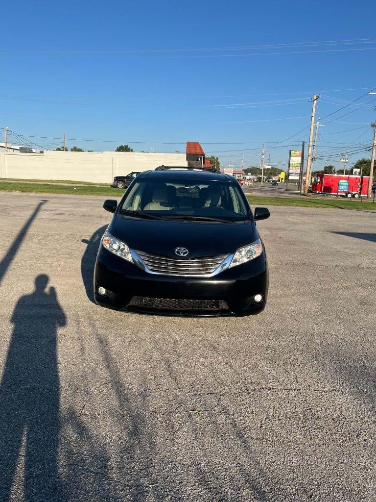 Toyota Sienna XLE FWD 8-Passenger V6 2016