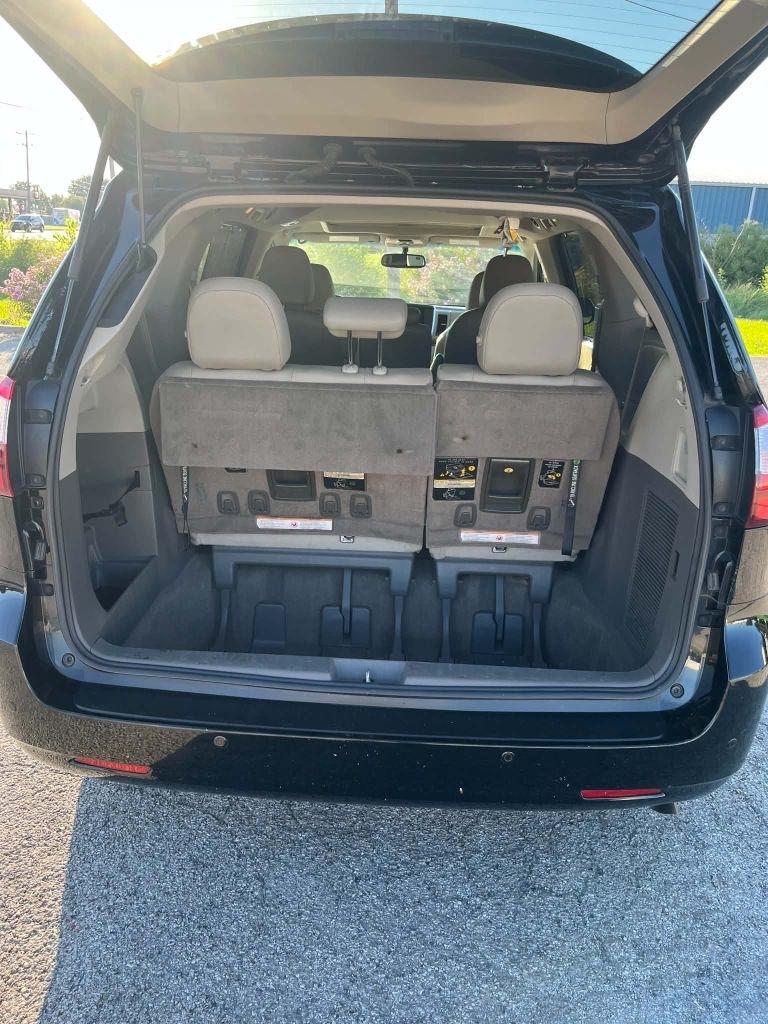 Toyota Sienna XLE FWD 8-Passenger V6 2016