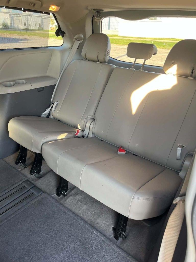 Toyota Sienna XLE FWD 8-Passenger V6 2016