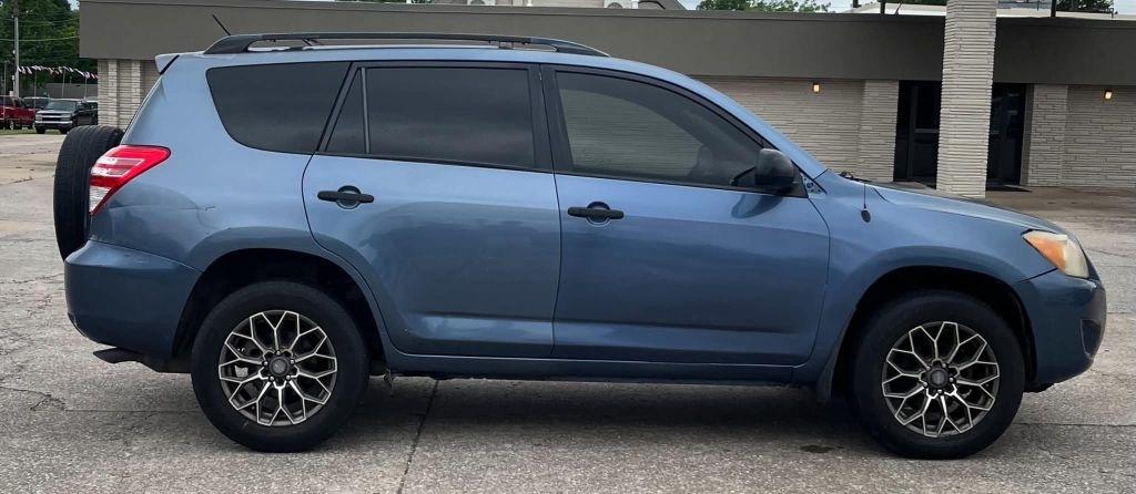 Toyota RAV4 Base I4 2WD 2010