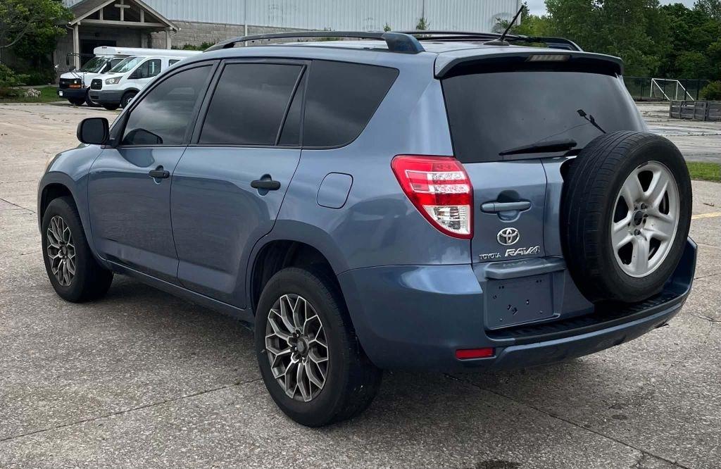 Toyota RAV4 Base I4 2WD 2010