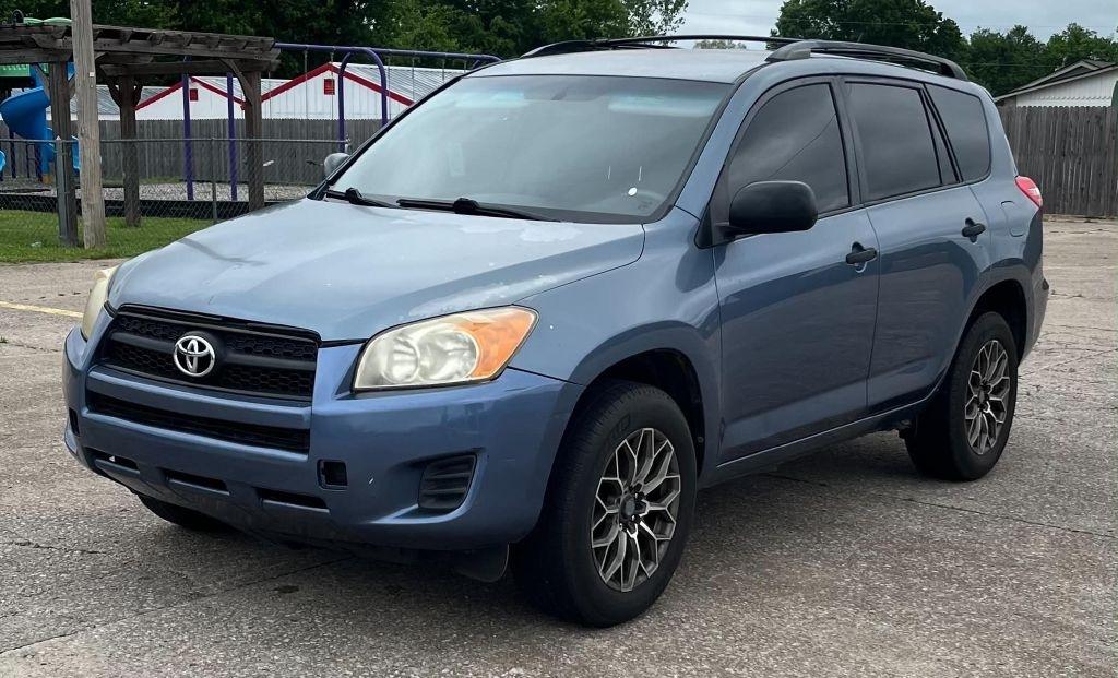 Toyota RAV4 Base I4 2WD 2010