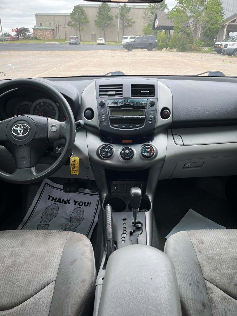 Toyota RAV4 Base I4 2WD 2010