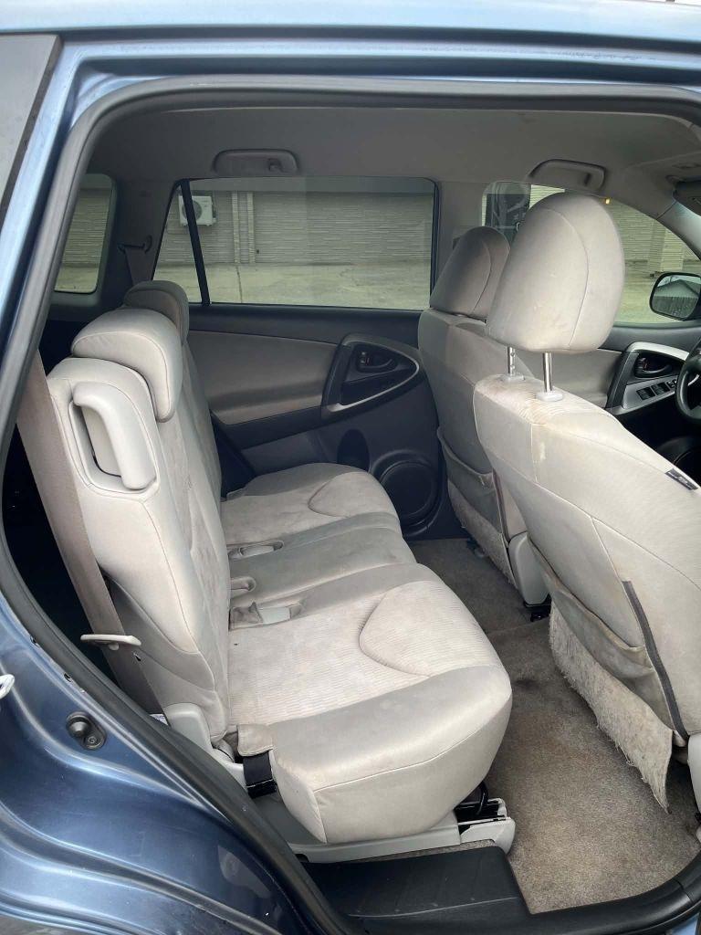 Toyota RAV4 Base I4 2WD 2010