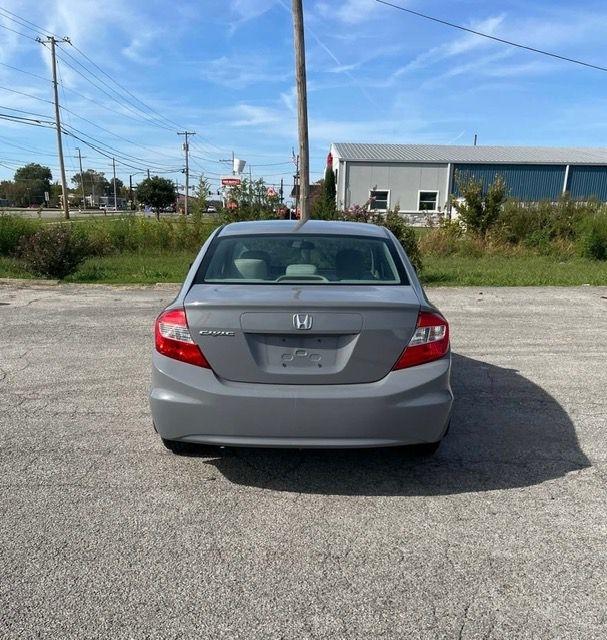 Honda Civic LX Sedan 5-Speed AT 2012