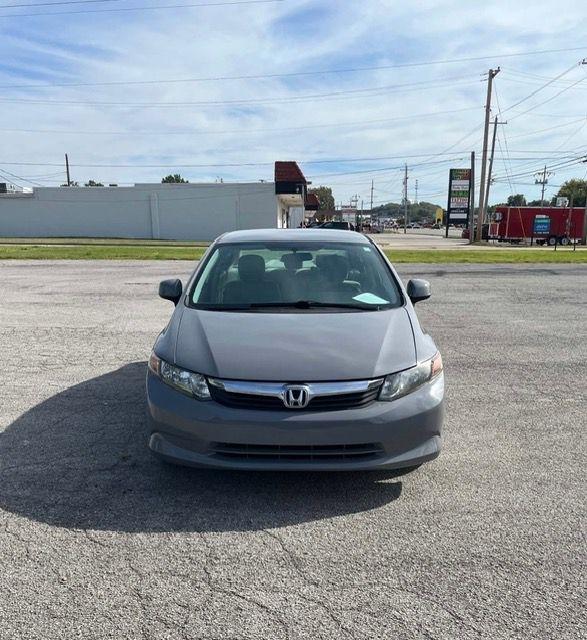 Honda Civic LX Sedan 5-Speed AT 2012