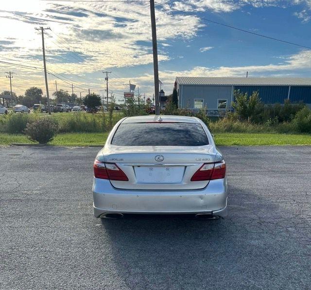Lexus LS 460 Luxury Sedan 2010