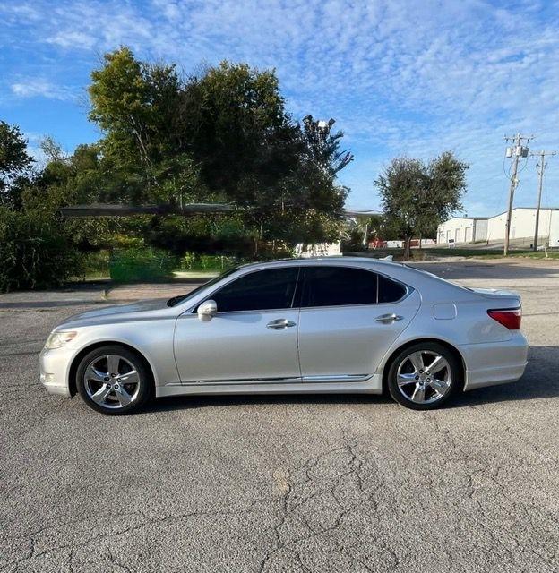 Lexus LS 460 Luxury Sedan 2010