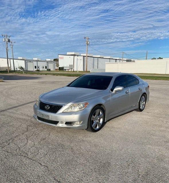 Lexus LS 460 Luxury Sedan 2010